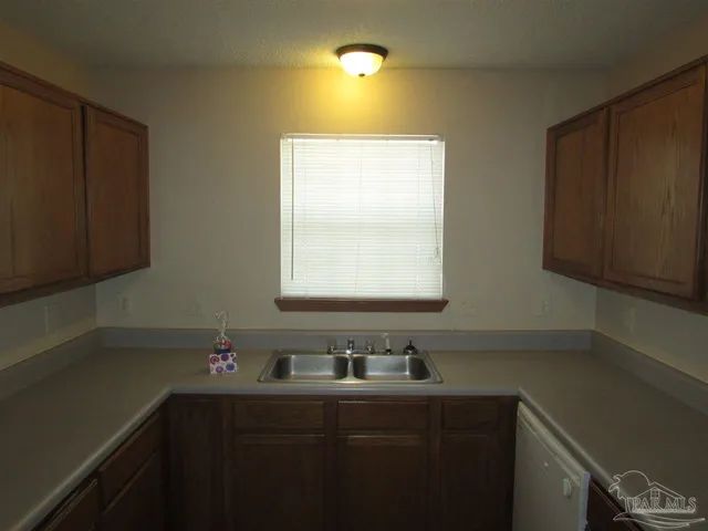 $1,095 | 7135 Pearson Road, Unit 7, Pensacola, FL 32526