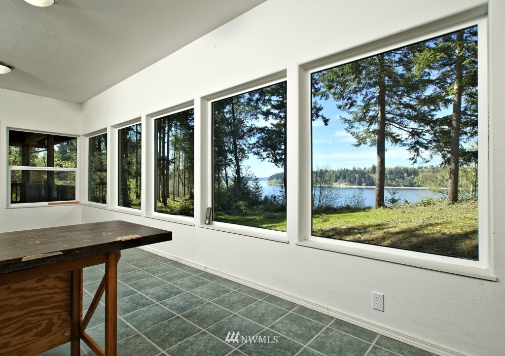 380 East Stretch Island Road South Grapeview, WA 98546 - Photo 14 of 25 Gallery Image 14