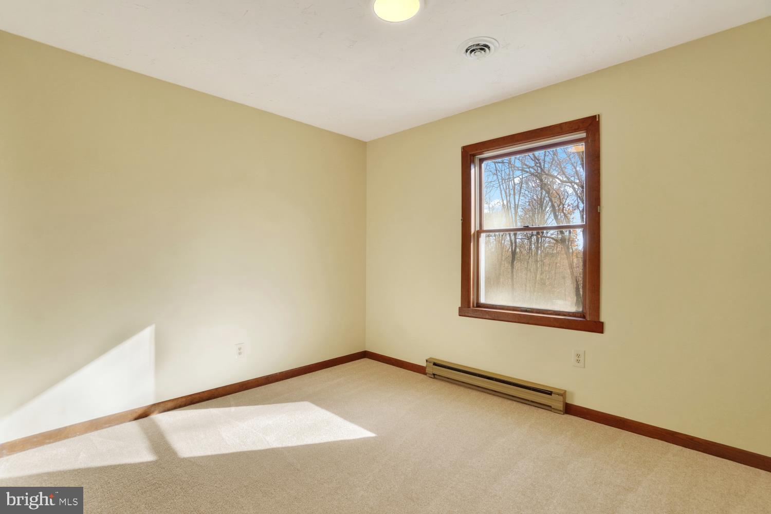 20075 Dutton Road Stewartstown, PA 17363 - Photo 12 of 33 Gallery Image 12