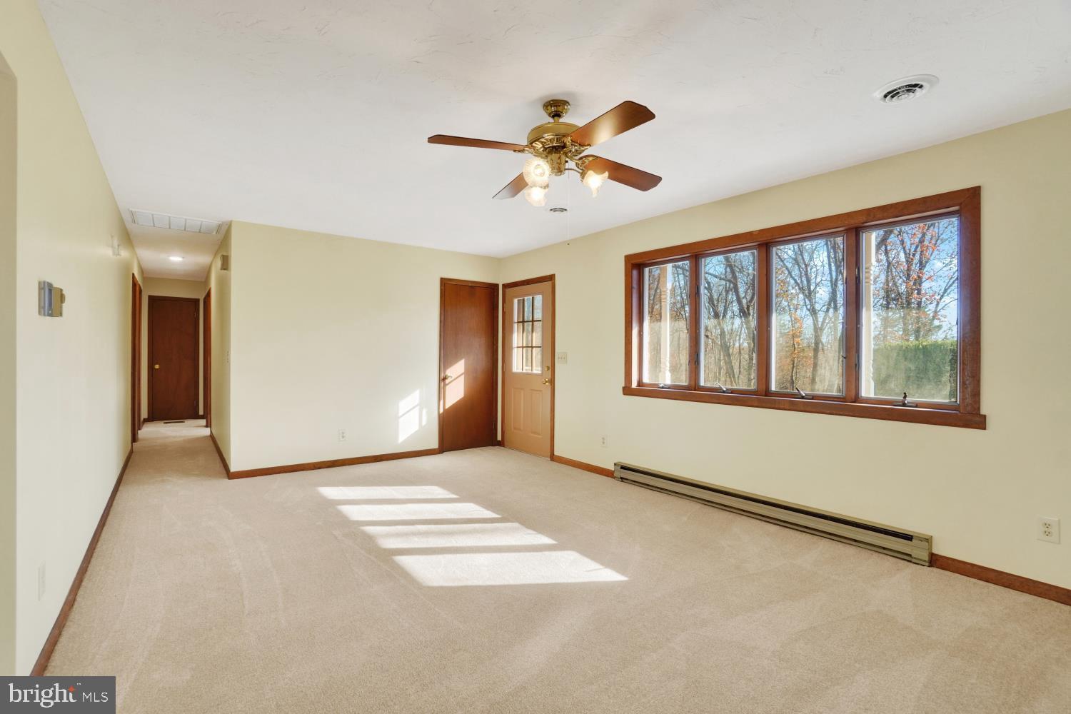 20075 Dutton Road Stewartstown, PA 17363 - Photo 5 of 33 Gallery Image 5