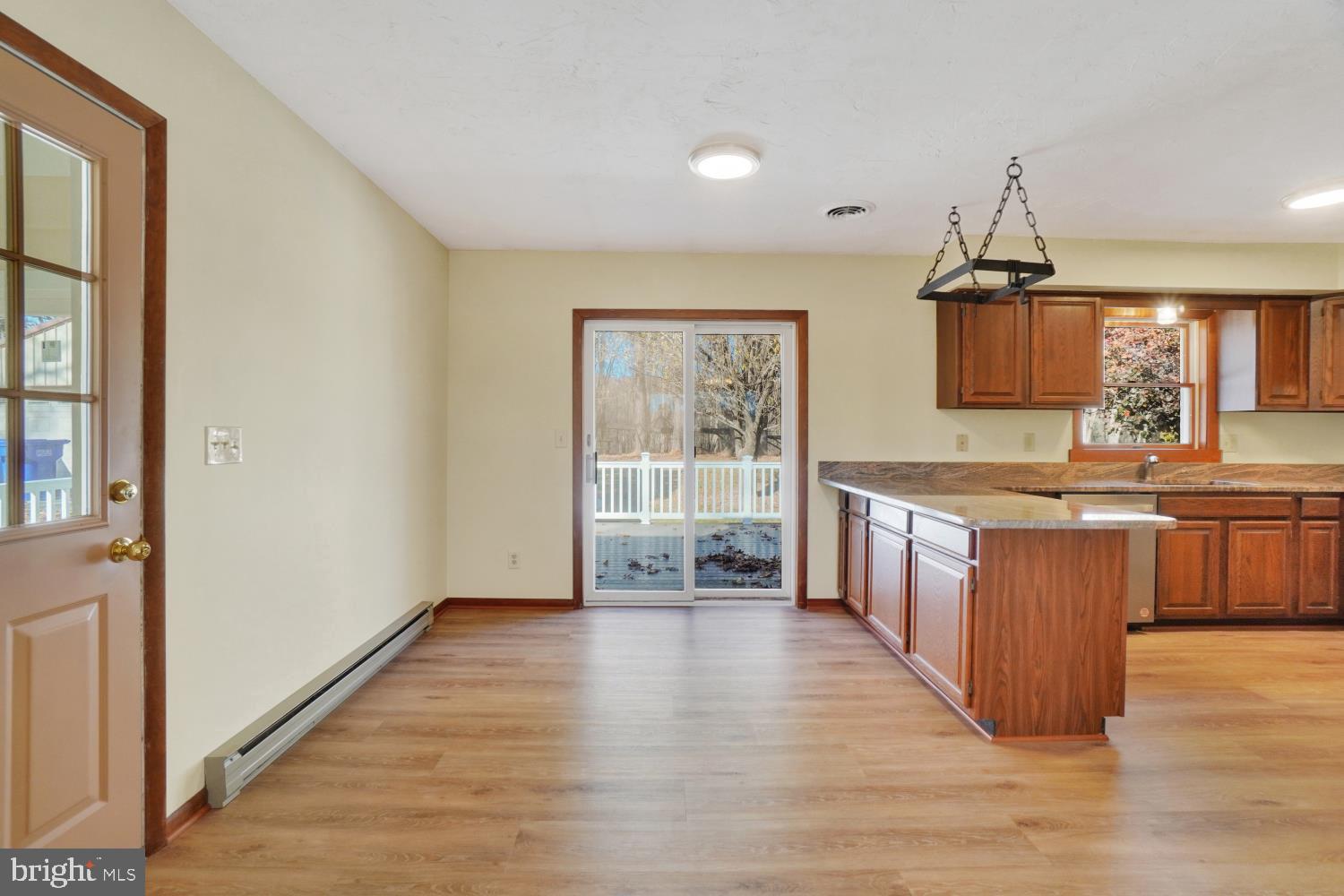 20075 Dutton Road Stewartstown, PA 17363 - Photo 7 of 33 Gallery Image 7