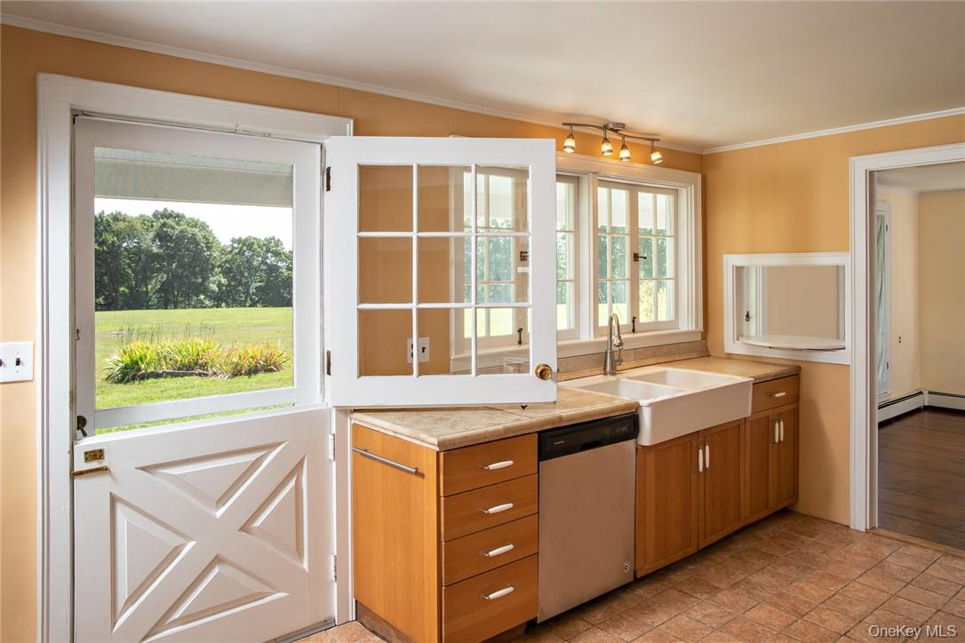 332 A Quaker Hill Road Pawling, NY 12564 - Photo 19 of 35 Stable door to outside yeard