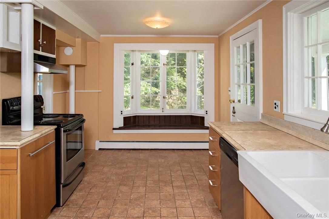 332 A Quaker Hill Road Pawling, NY 12564 - Photo 20 of 35 Eat in Kitchen