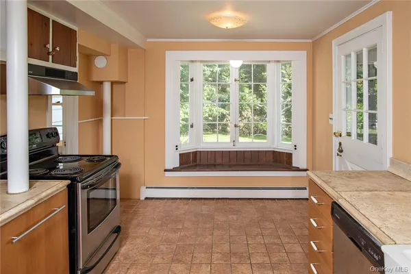 $2,600 | 332 A Quaker Hill Road, Pawling, NY 12564