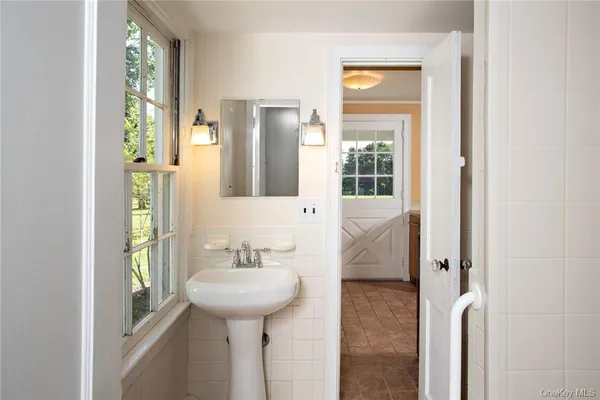 $2,600 | 332 A Quaker Hill Road, Pawling, NY 12564