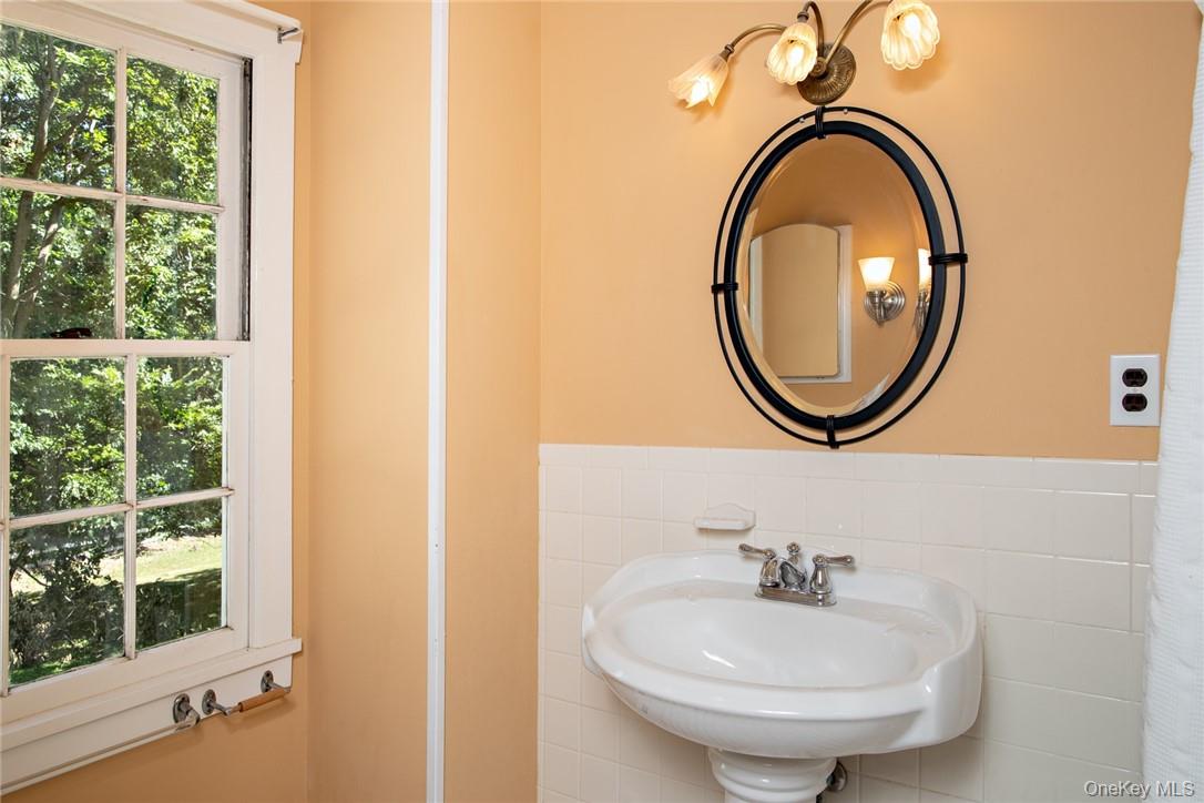 332 A Quaker Hill Road Pawling, NY 12564 - Photo 30 of 35 Full bathroom upstairs