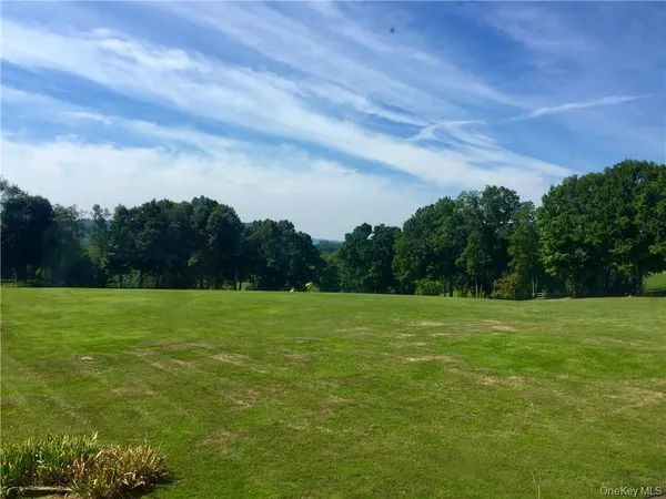 $2,600 | 332 A Quaker Hill Road, Pawling, NY 12564