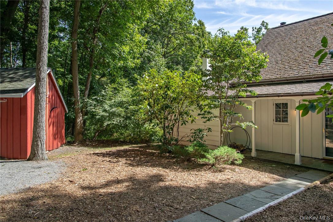 332 A Quaker Hill Road Pawling, NY 12564 - Photo 5 of 35