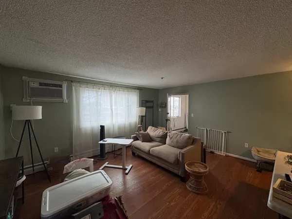 $3,200 | 110 Pearl Street, Unit 9, Somerville, MA 02145