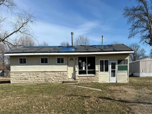 $31,800 | 308 South 3rd Street, Brownstown, IL 62418