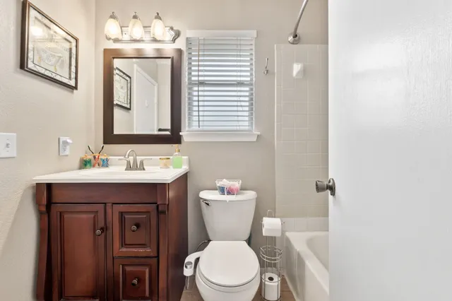 $1,545 | 1015 East Yager Lane, Unit 56, Austin, TX 78753