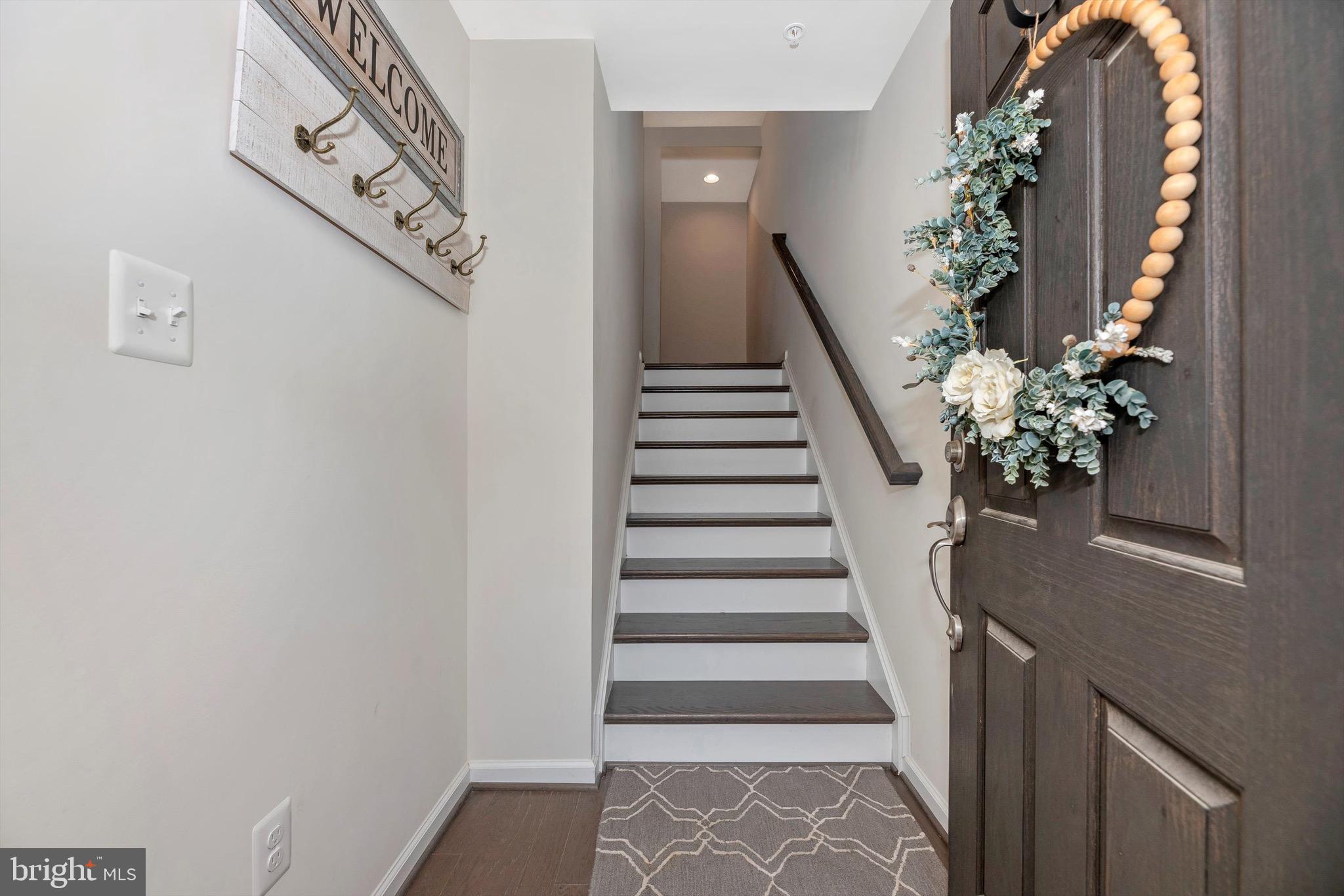 5638 Scott Ridge Place Frederick, MD 21704 - Photo 4 of 57 INSIDE!!!