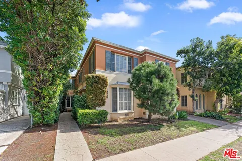front view of house with a yard