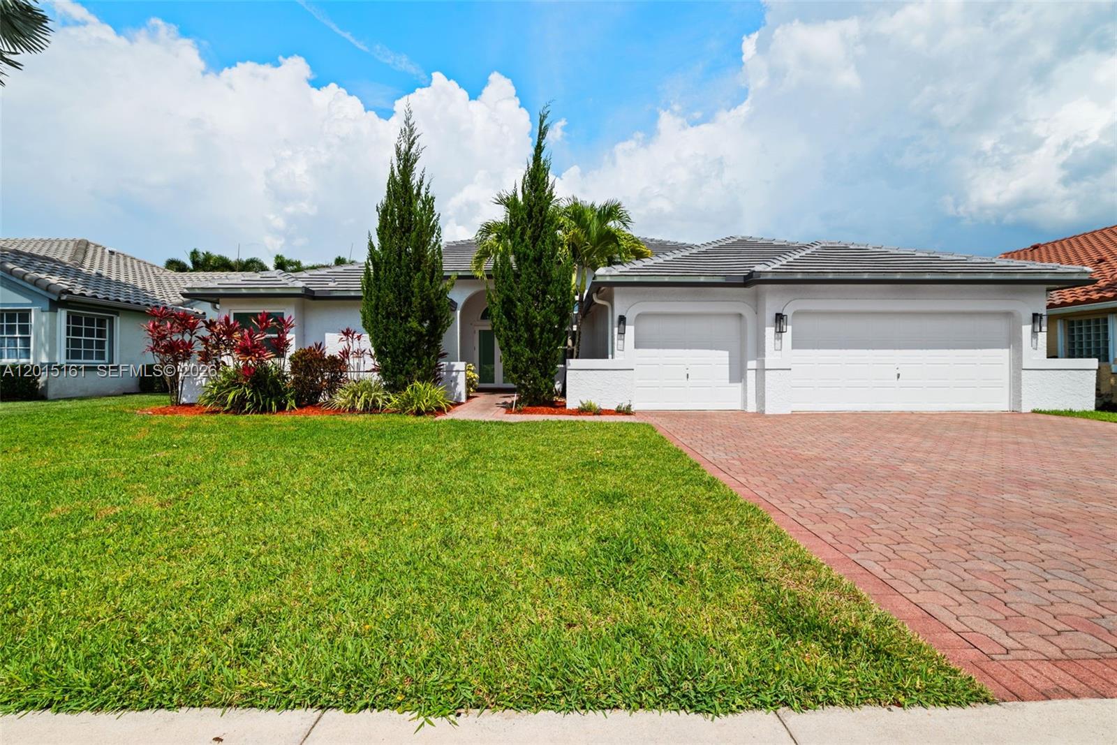 3292 Ridge Trace Davie, FL 33328 - Photo 2 of 53