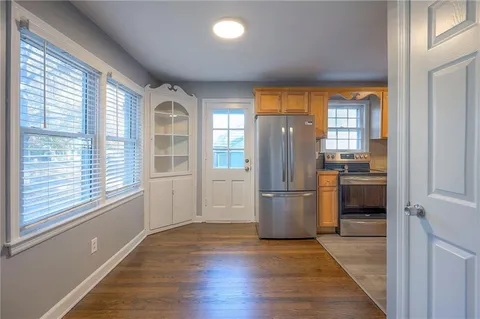 $245,000 | 9 West Pocahontas Lane, Kansas City, MO 64114