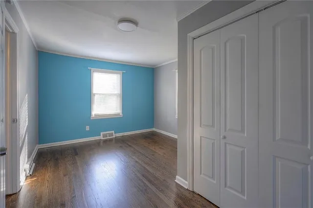 $245,000 | 9 West Pocahontas Lane, Kansas City, MO 64114