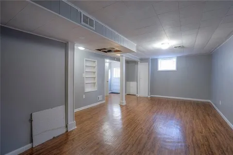 $245,000 | 9 West Pocahontas Lane, Kansas City, MO 64114