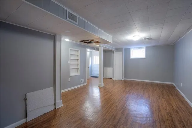 $245,000 | 9 West Pocahontas Lane, Kansas City, MO 64114