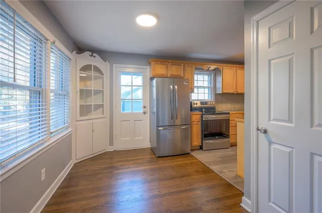 $245,000 | 9 West Pocahontas Lane, Kansas City, MO 64114