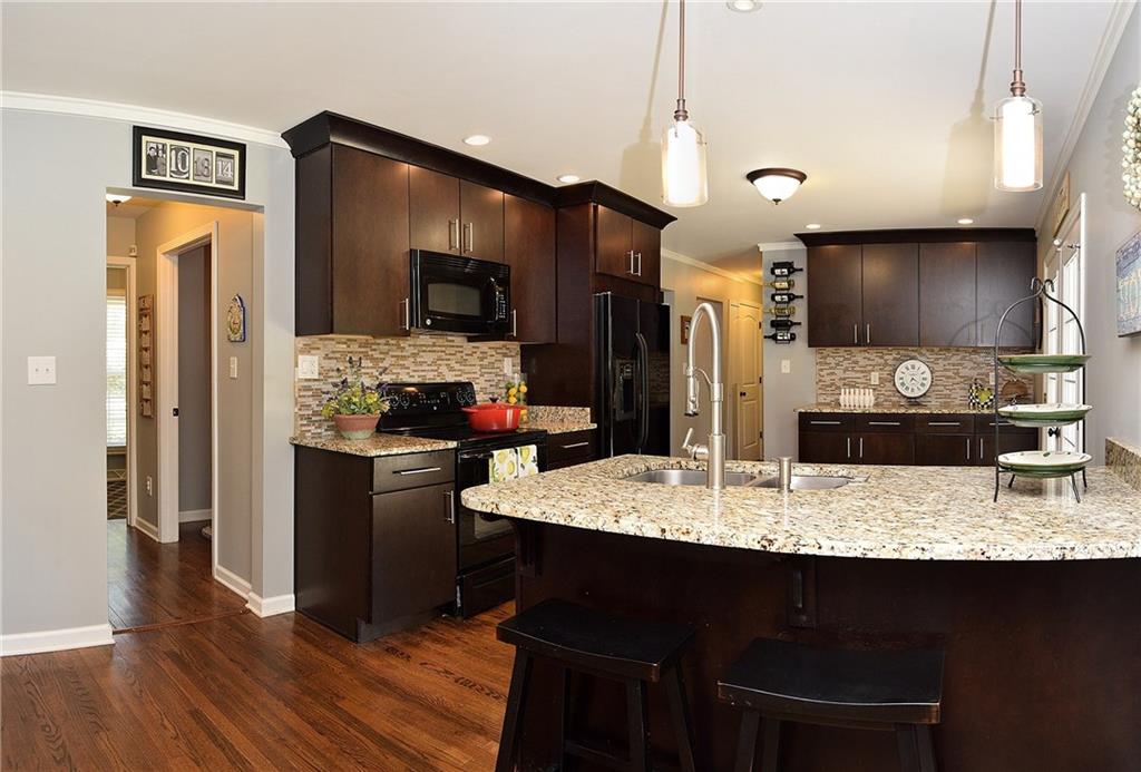 6468 Harbridge Road Indianapolis, IN 46220 - Photo 8 of 31