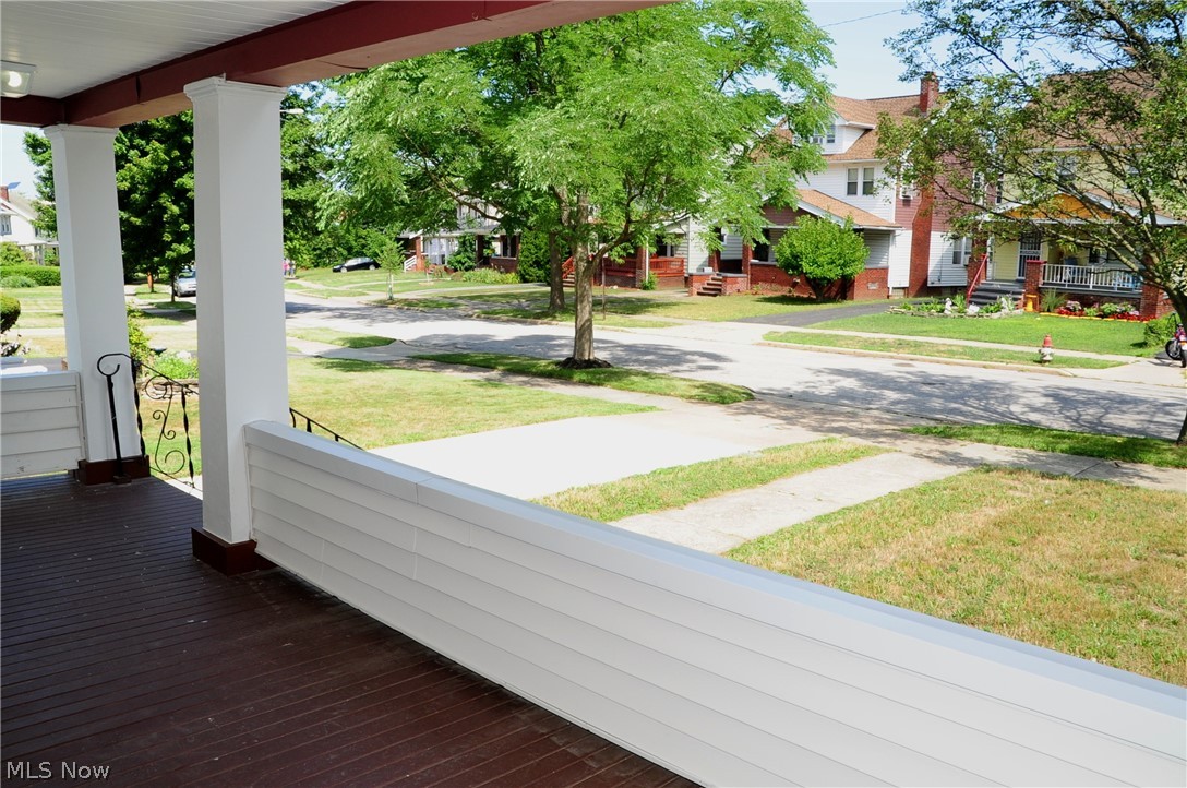 3268 Cedarbrook Road Cleveland, OH 44118 - Photo 3 of 29 Gallery Image 3