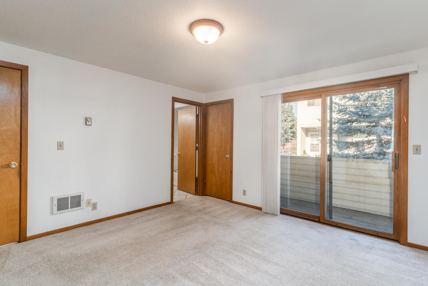 1050 Northeast Butler Market Road, Unit 24 Bend, OR 97701 - Photo 21 of 30 2nd bedroom suite