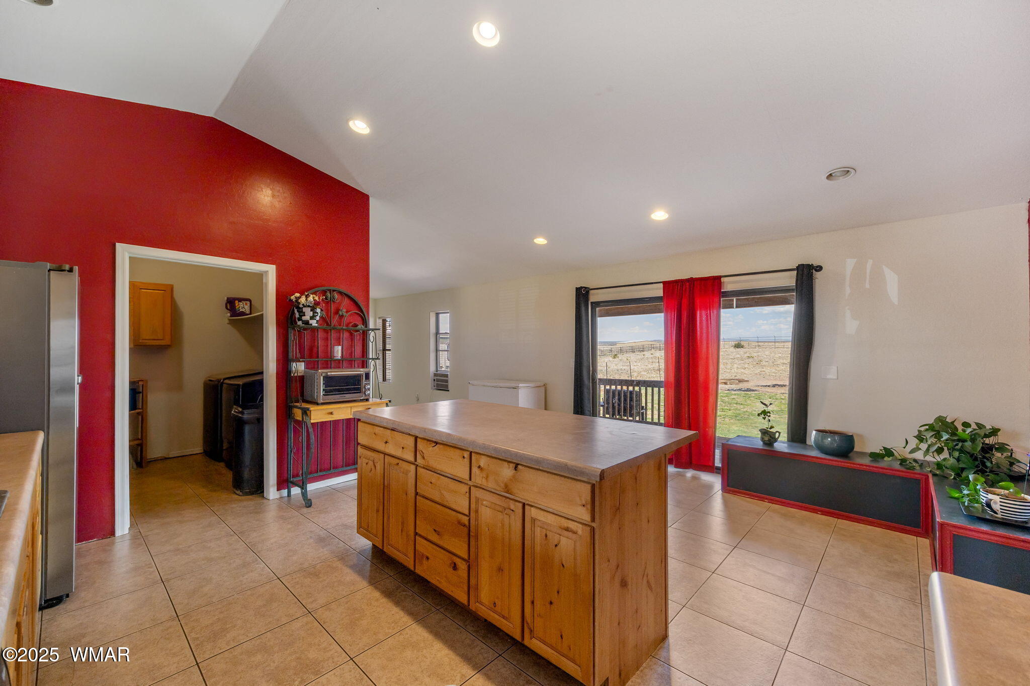 529 Foothills Boulevard Taylor, AZ 85939 - Photo 13 of 30 Kitchen/Dining