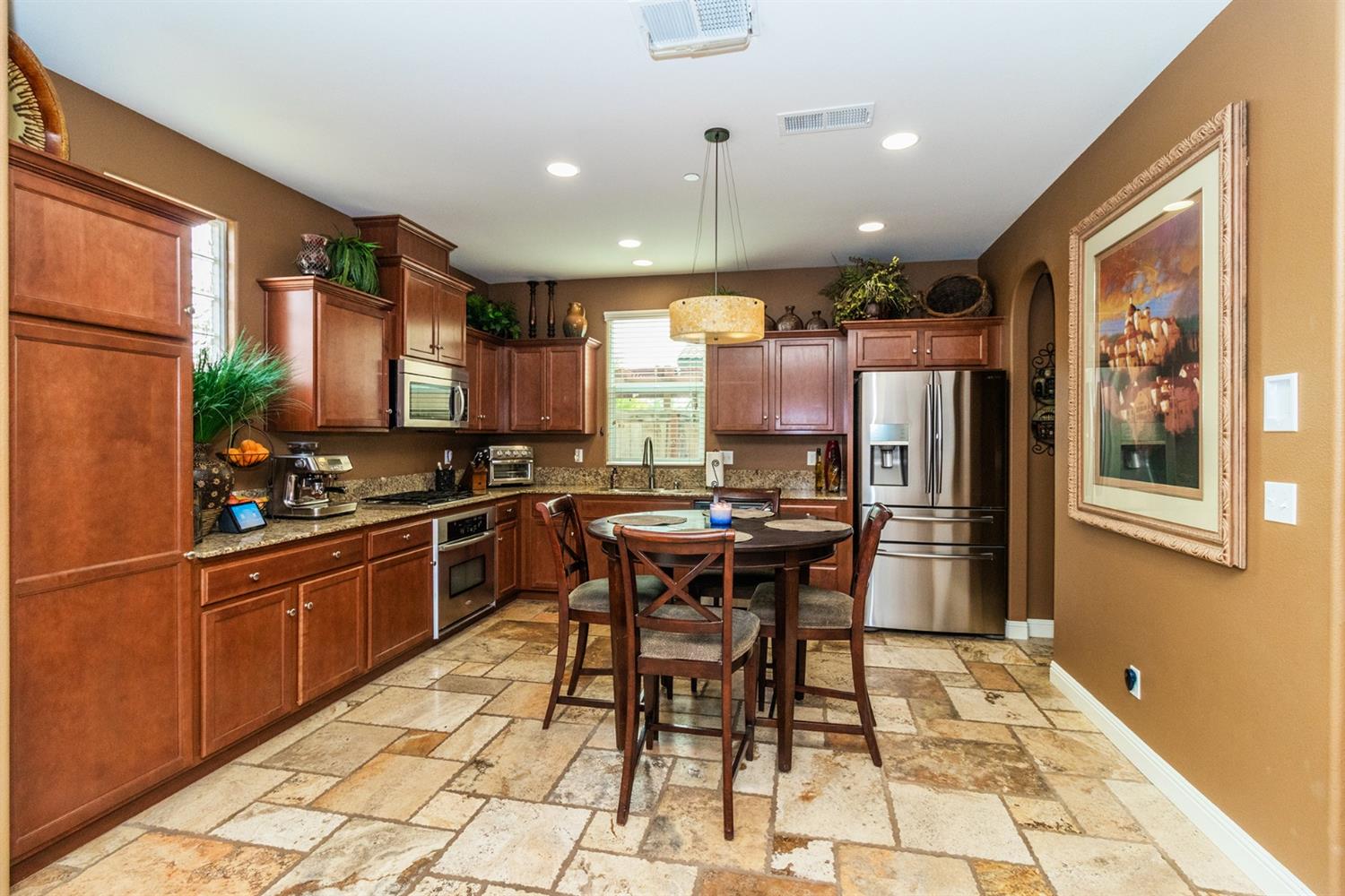 3651 Alcove Way Clovis, CA 93619 - Photo 4 of 24