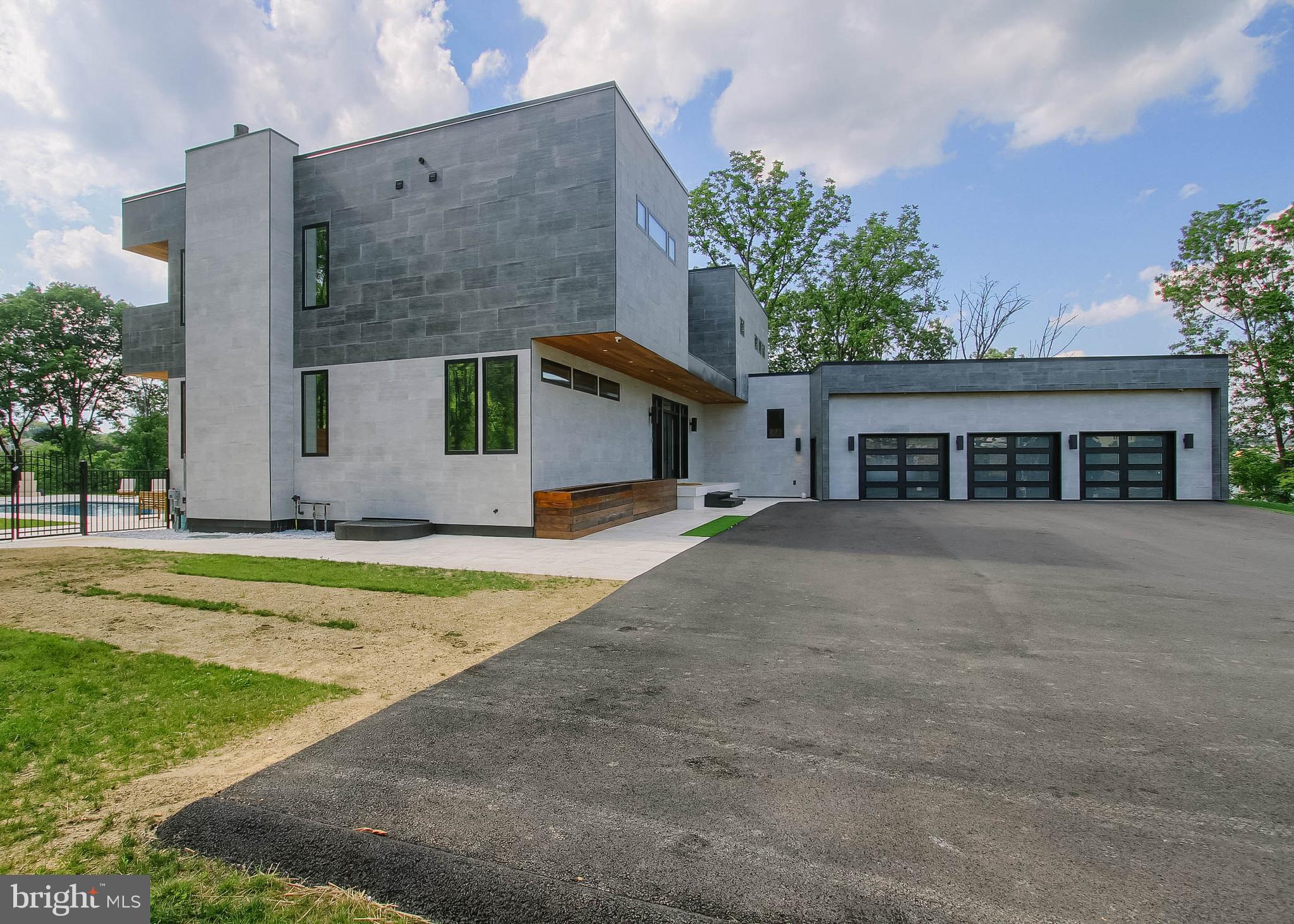 1118 Grove Road Harrisburg, PA 17111 - Photo 3 of 103 Gallery Image 3
