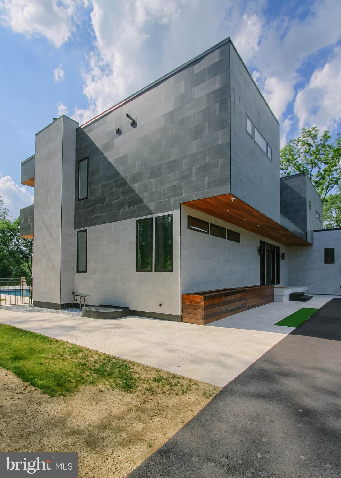 1118 Grove Road Harrisburg, PA 17111 - Photo 4 of 103 Gallery Image 4