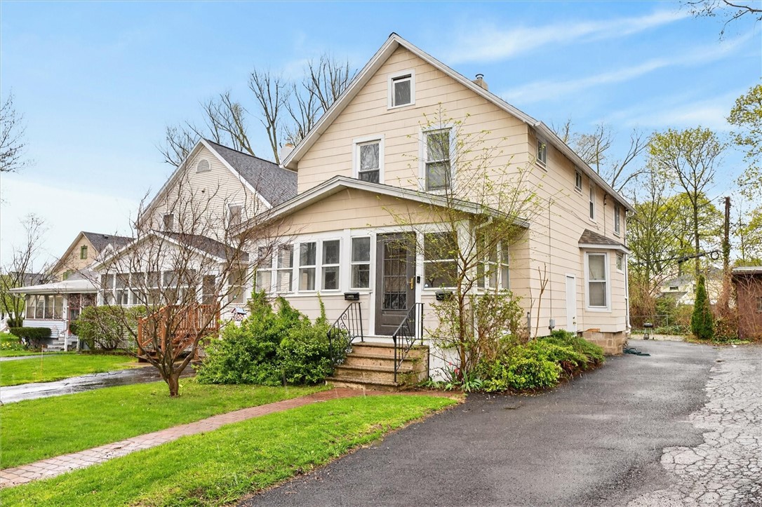 28 Croydon Road Rochester, NY 14610 - Photo 1 of 50