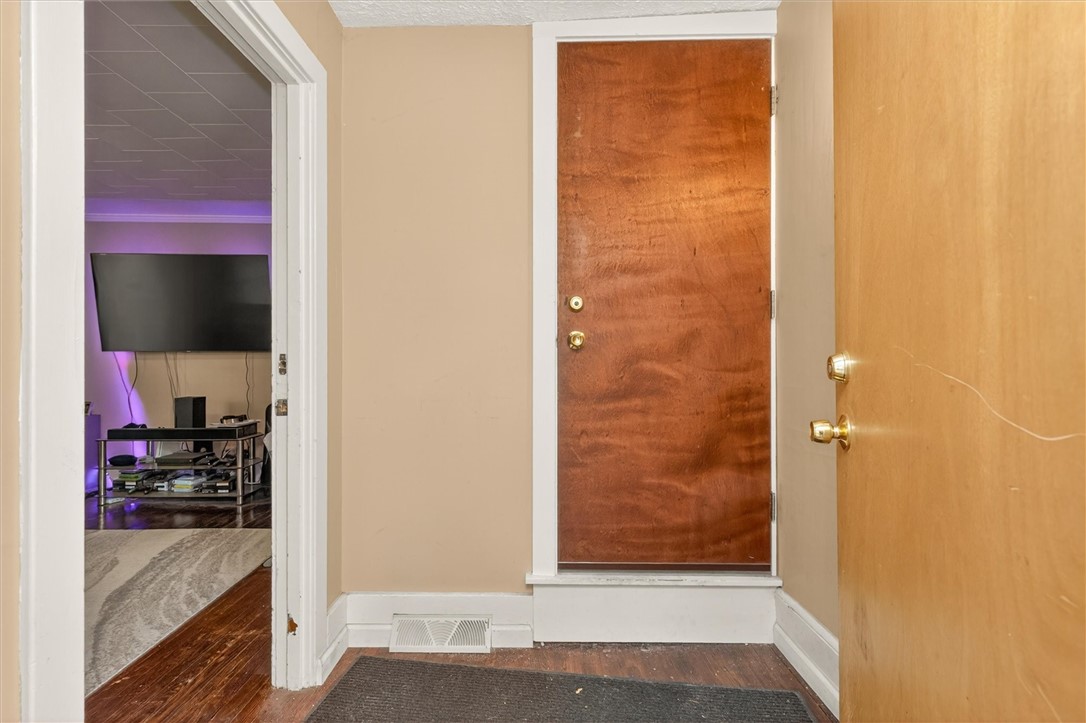 28 Croydon Road Rochester, NY 14610 - Photo 12 of 50
