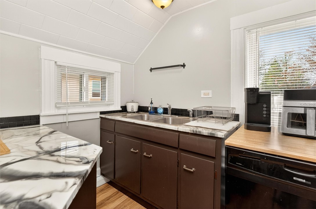 28 Croydon Road Rochester, NY 14610 - Photo 37 of 50