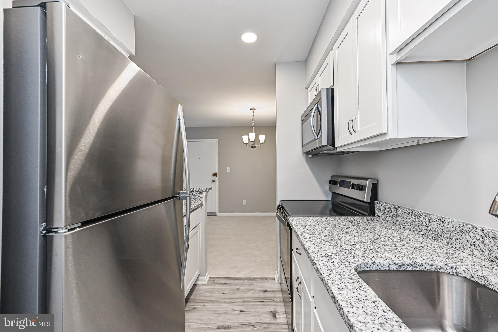 8110 Colony Point Road, Unit 216 Springfield, VA 22152 - Photo 13 of 28 Stainless appliances