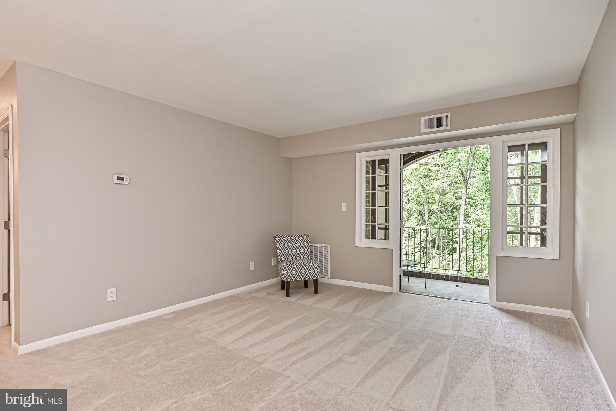 8110 Colony Point Road, Unit 216 Springfield, VA 22152 - Photo 5 of 28 New Carpet throughout