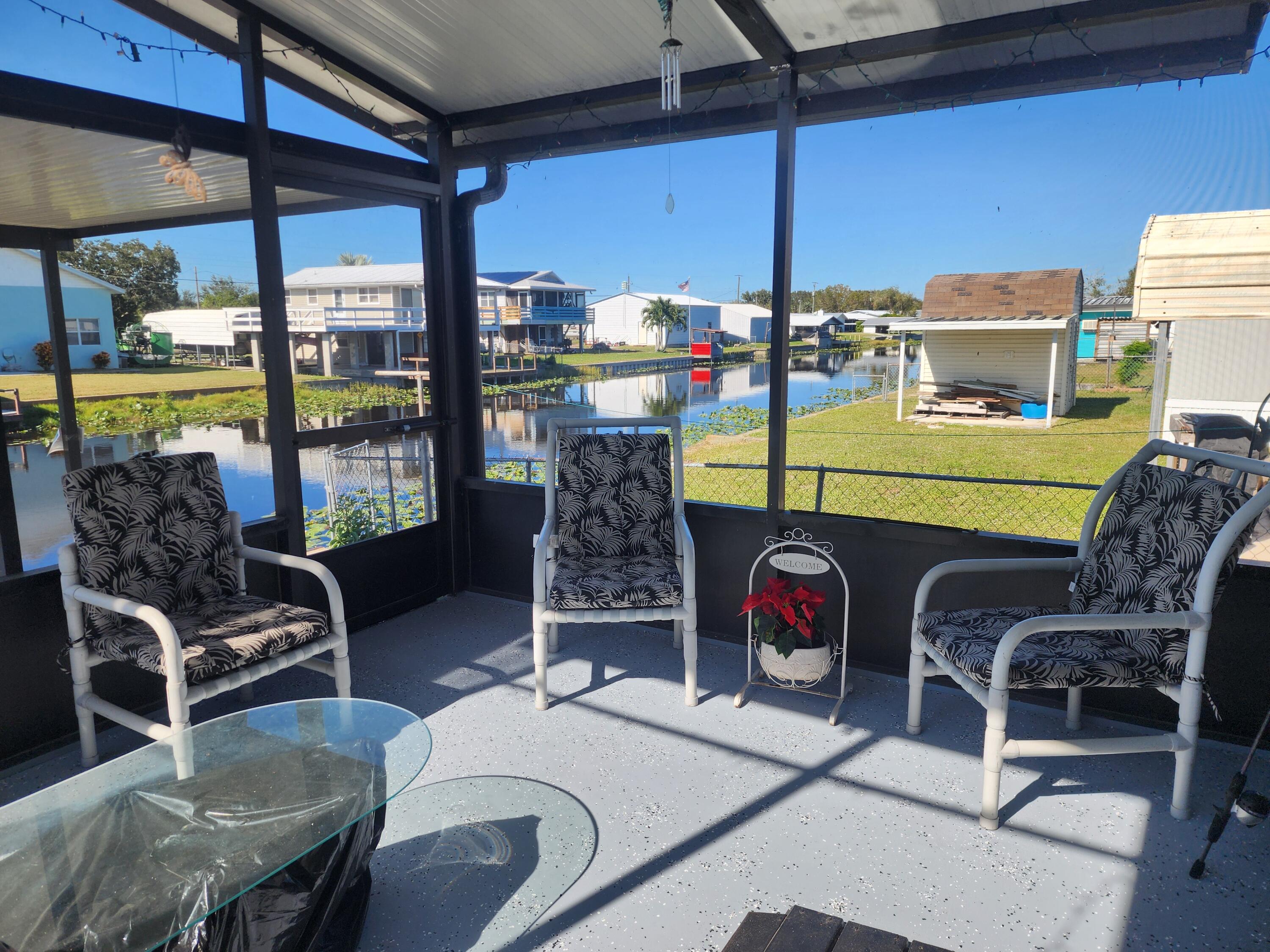 1414 Hunter Road Okeechobee, FL 34974 - Photo 7 of 30 screen room