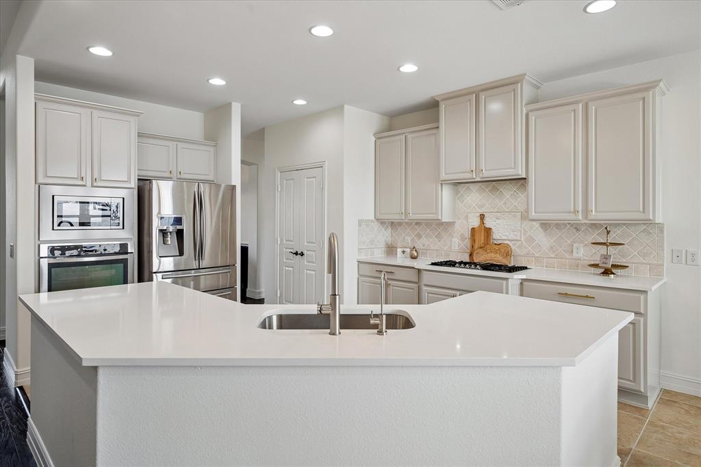 4576 Berry Ridge Lane Frisco, TX 75036 - Photo 10 of 40