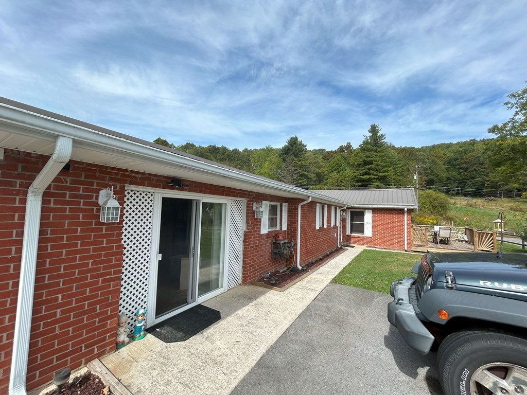 4352 Abbs Valley Road Bluefield, VA 24605 - Photo 14 of 17 Gallery Image 14