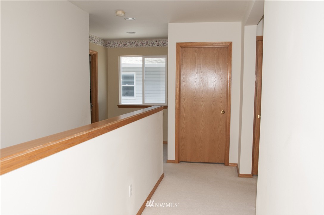 419 Graham Avenue Northeast Renton, WA 98059 - Photo 12 of 25