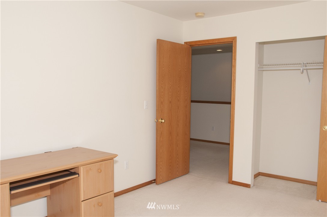 419 Graham Avenue Northeast Renton, WA 98059 - Photo 15 of 25
