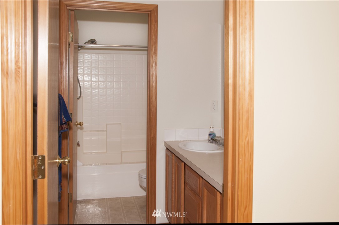 419 Graham Avenue Northeast Renton, WA 98059 - Photo 18 of 25
