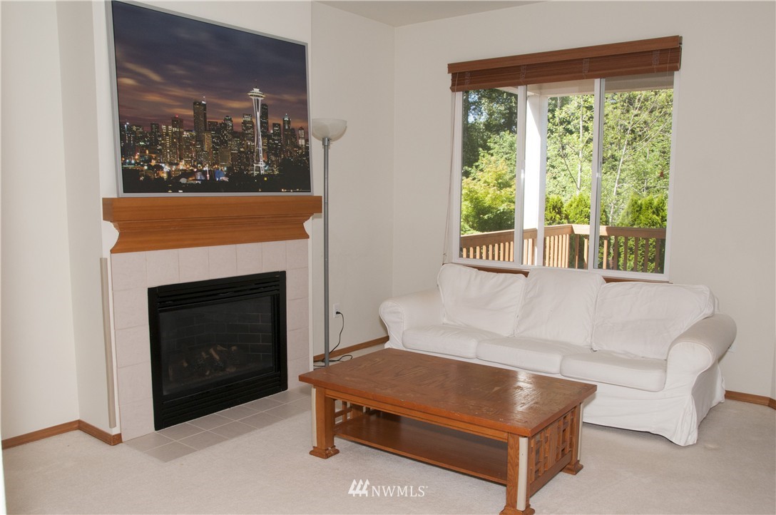 419 Graham Avenue Northeast Renton, WA 98059 - Photo 3 of 25
