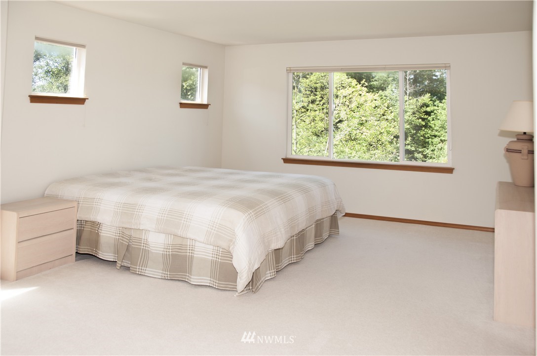 419 Graham Avenue Northeast Renton, WA 98059 - Photo 8 of 25