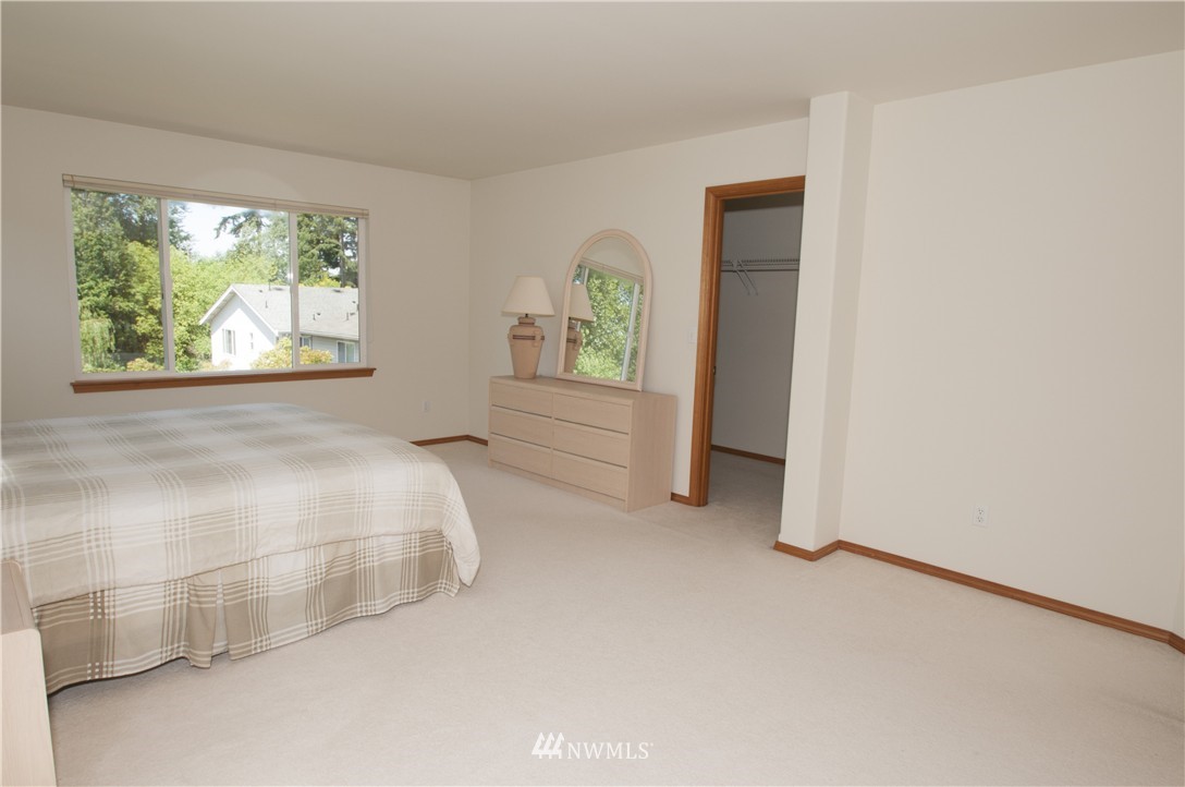 419 Graham Avenue Northeast Renton, WA 98059 - Photo 10 of 25