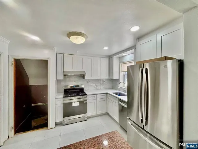 $4,150 | 62 Howland Avenue, Teaneck, NJ 07666