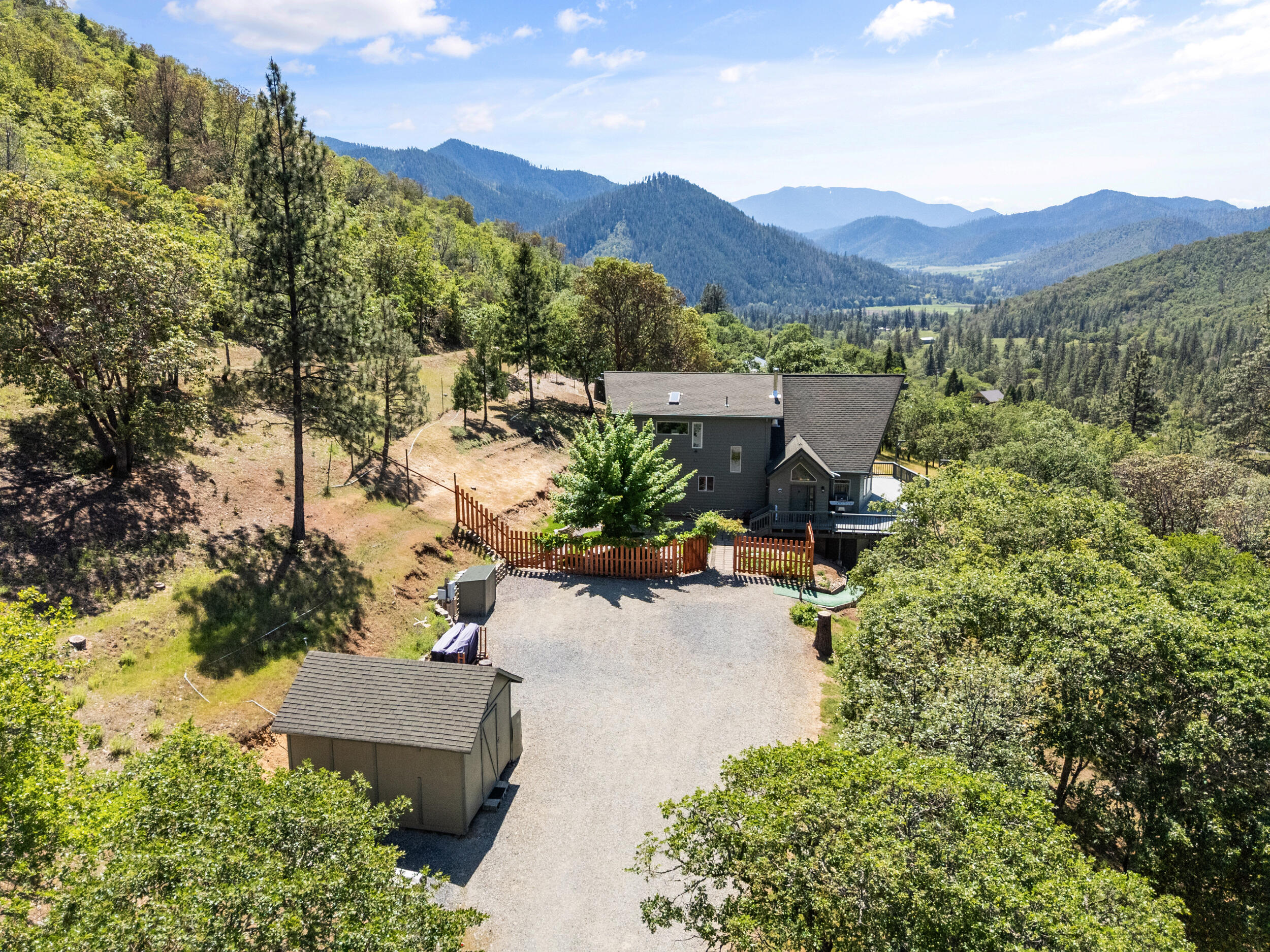 1050 Humbug Creek Road Jacksonville, OR 97530 - Photo 23 of 53