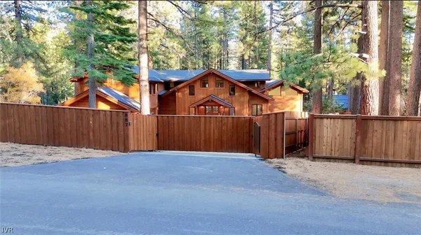 $6,988,000 | 887 South Dyer Circle, Incline Village, NV 89451