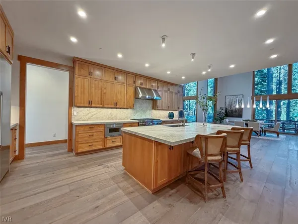 $6,988,000 | 887 South Dyer Circle, Incline Village, NV 89451