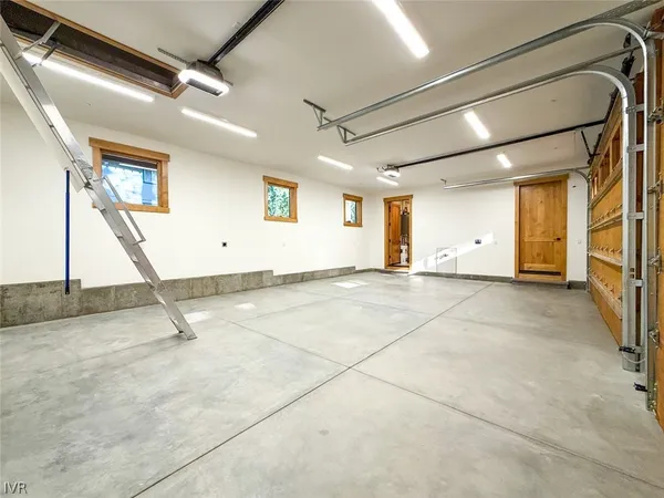 $6,988,000 | 887 South Dyer Circle, Incline Village, NV 89451