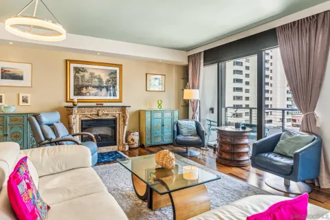 $950,000 | 645 Front Street, Unit 1604, San Diego, CA 92101